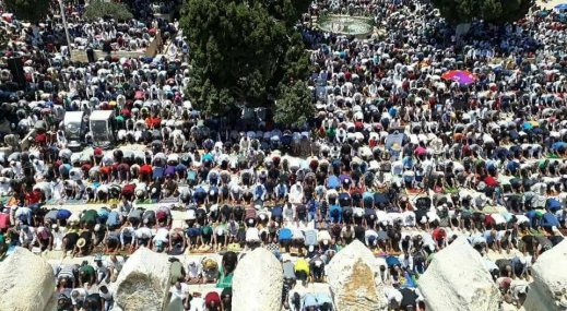 اكثر من 280 ألف مصل في الجمعة الاخيرة من رمضان في المسجد الأقصى