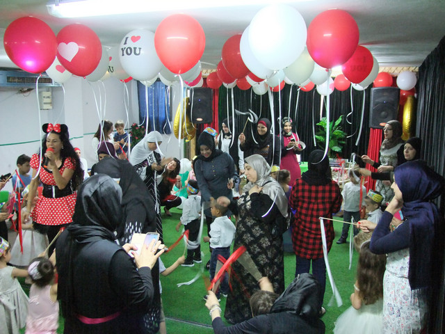 عيد ميلاد جماعي في صف رواد المستقبل في روضة فرسان الاوائل
