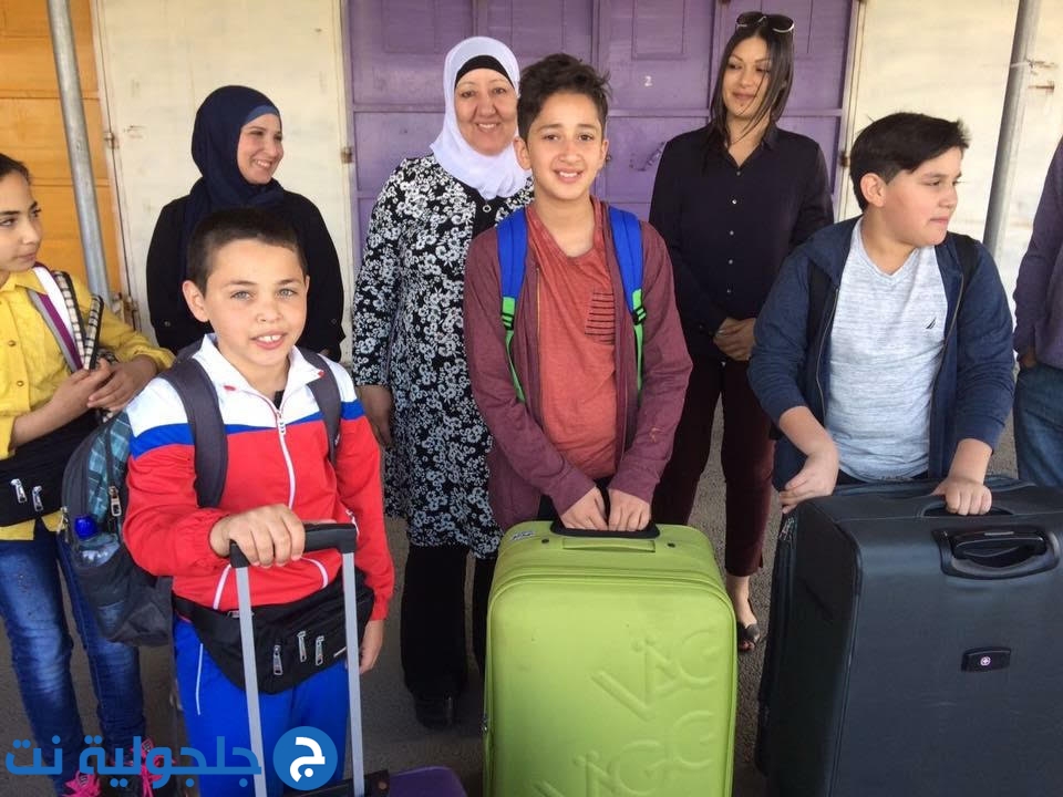انطلاق طلاب ״مخيم الاردن״ للغة الانجليزية السباحة وركوب الخيل