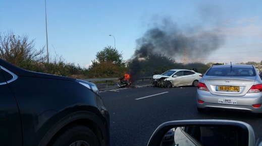 اصابة خطيرة لسائق دراجة نارية في حادث طرق