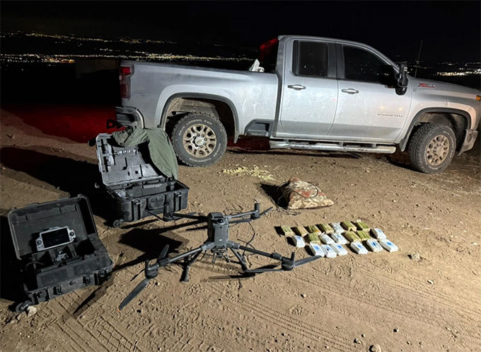 اتهام 4 شبان من جنوب البلاد بمحاولة تهريب كميات كبيرة من المخدّرات باستخدام طائرة مسيرة