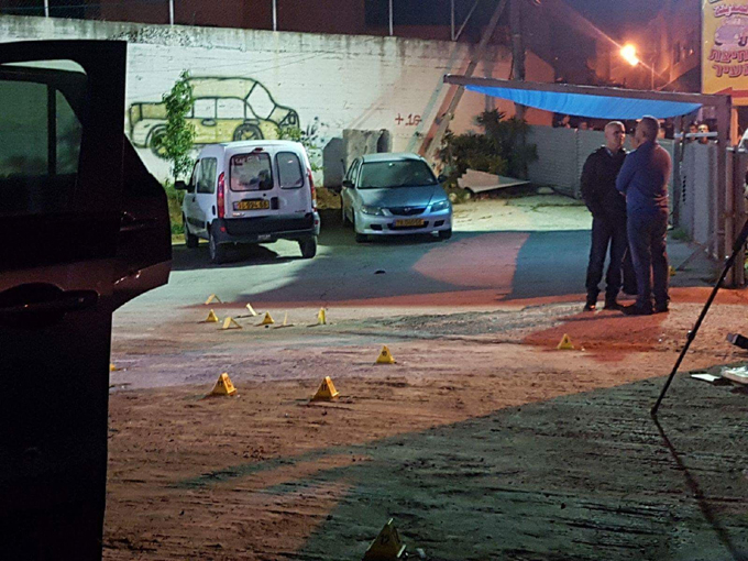 مصرع شاب بعد تعرضه لاطلاق النار في مدينة الطيبة 