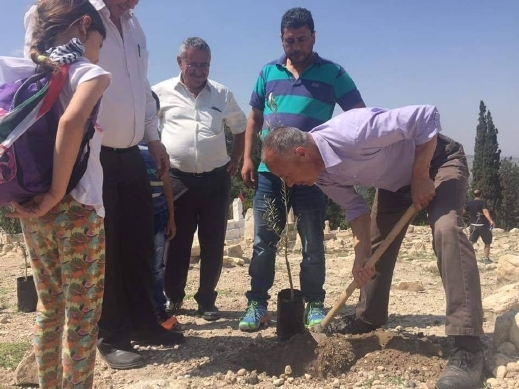 اهالي ميعار المهجرة يزورون قريتهم ويستذكرون التاريخ 