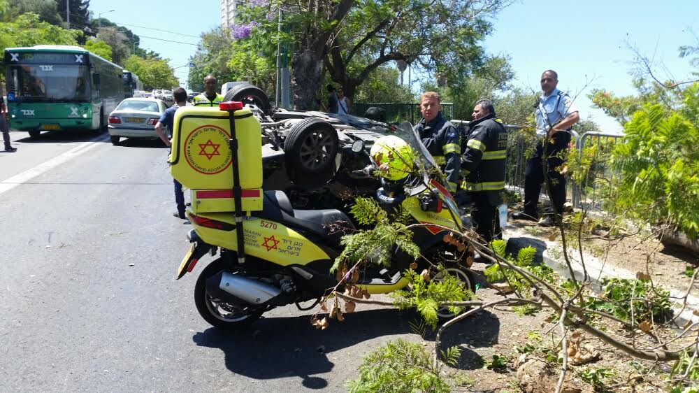 اصابة طفل بجراح بالغة في حادث طرق