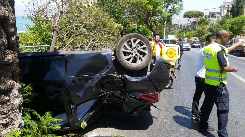 اصابة طفل بجراح بالغة في حادث طرق