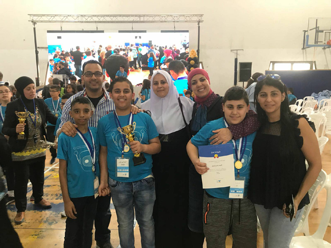 فوز الطالب آدم خالد جابر للسنة الثانية بالمرتبة الأولى ليتأهل للنهائيات في مسابقة الروبوتات