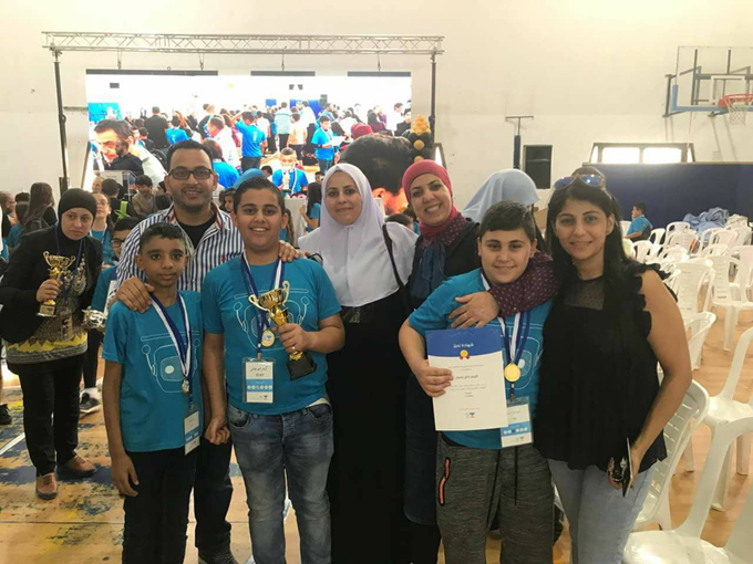 فوز الطالب آدم خالد جابر للسنة الثانية بالمرتبة الأولى ليتأهل للنهائيات في مسابقة الروبوتات
