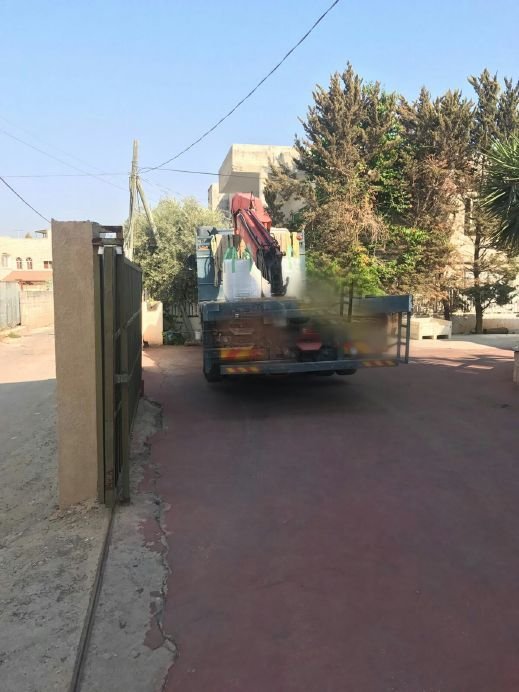 شاب (18 عامًا) من الطيرة يقود شاحنة والده بدون رخصة