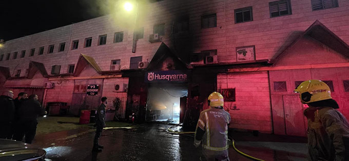 حريق داخل مبنى في مدينة عكا بدون اصابات 