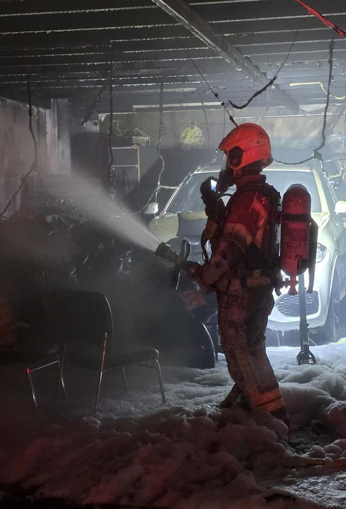 حريق داخل مبنى في مدينة عكا بدون اصابات 