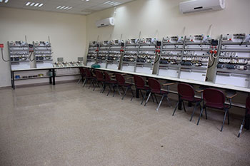 مسار كهربائي مؤهل في كلية القاسمي للهندسة والعلوم