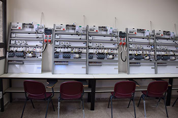 مسار كهربائي مؤهل في كلية القاسمي للهندسة والعلوم