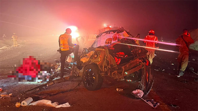 مصرع شابة وإصابة شاب بجراح خطيرة بحادث طرق على شارع 90
