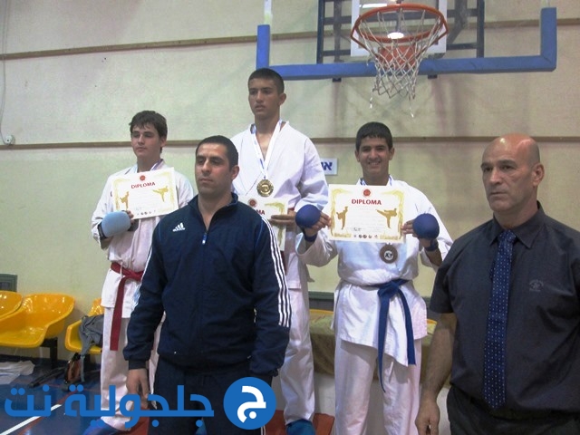 فريقان من طلاب حسني عرار في مسابقة اشدود للكراتيه