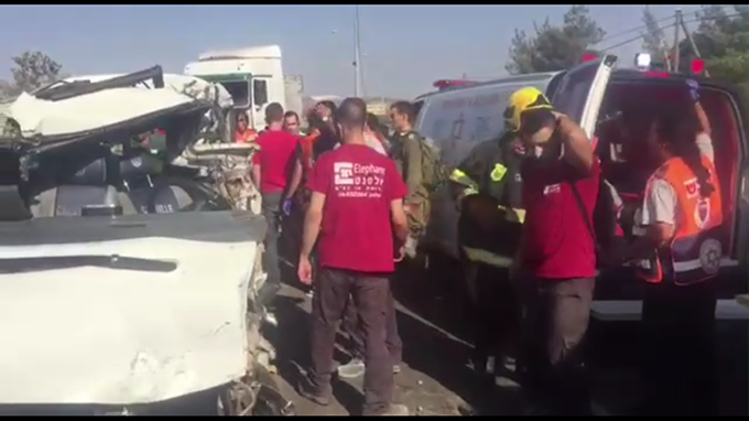 مصرع 5 عمال فلسطينيين في حادث طرق
