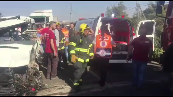 مصرع 5 عمال فلسطينيين في حادث طرق