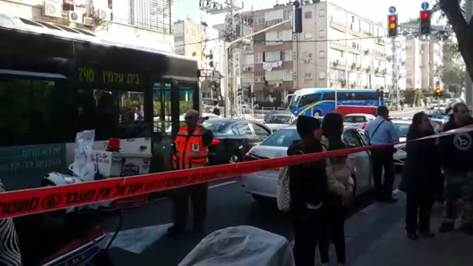 مشتبه يعتدي على زوجته بمطرقة وحالتها حرجة