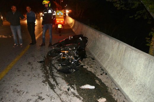 اصابة شاب بجراح خطيرة في حادث طرق
