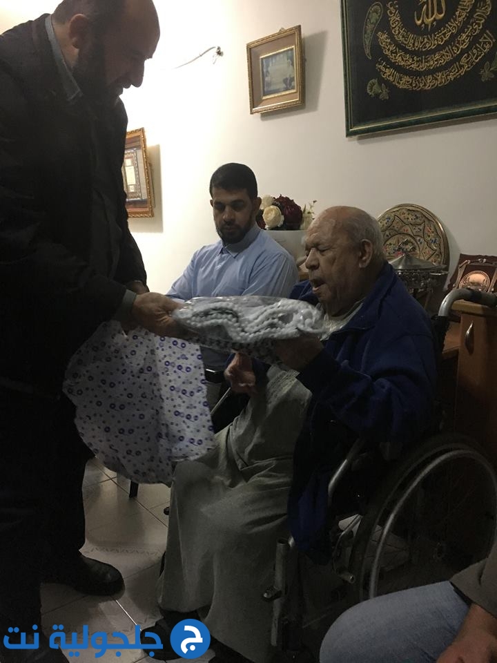 دروس دعوة وزيارات لكبار السن في جلجولية 