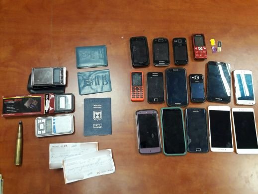اعتقال مشتبهين بالتجارة في المخدرات عبر تطبيق التلجرام