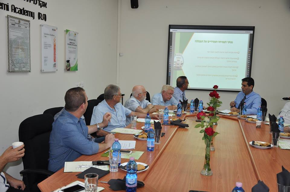 المجلس الأكاديمي الأعلى لأكاديمية القاسمي جلسته الأولى للسنة الدراسية 2018/2019