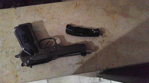 اعتقال 10 مطلوبين للتحقيق في حملة لضبط الأسلحة