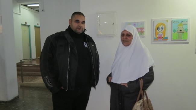 سلطة مكافحة المخدرات بالتعاون مع الفنان وليد قشاش في مشروع رسم خاص لأطفال عكا