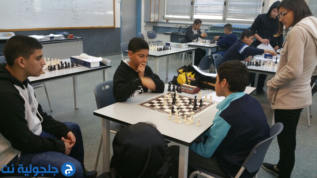 محمود خطيب يفوز بالمرتبة الأولى في مسابقة الشطرنج التي نظّمتها بلديّة الطيبة